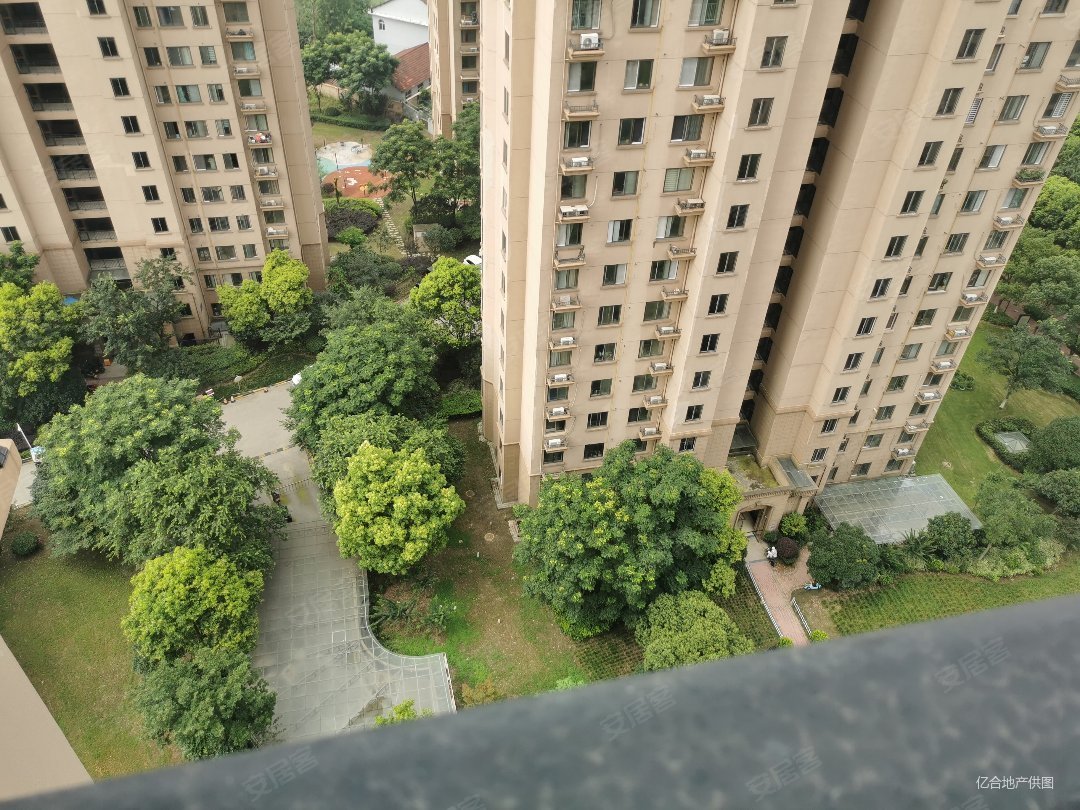 潜江房产网>潜江二手房>园林二手房>章华中路二手房>中南世纪锦城>