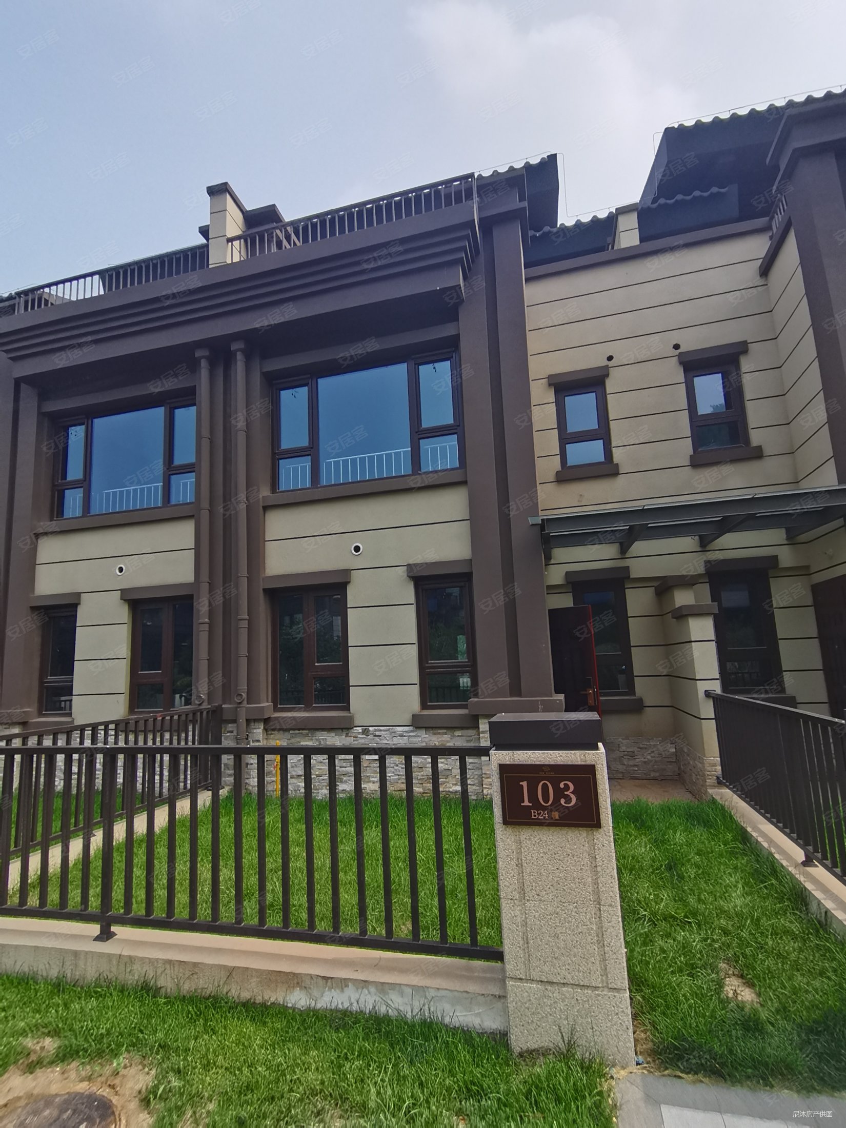 荣盛抱犊寨阿尔卡迪亚别墅