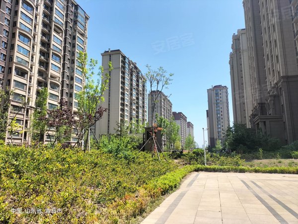 青岛城阳棘洪滩中车小镇1350中车小镇精装修套三出租,三个空调配置