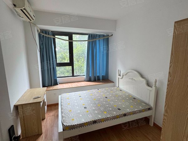 海宁长安镇农发区中天钱塘玥2500车位出租，可以租半年出租房源真实图片