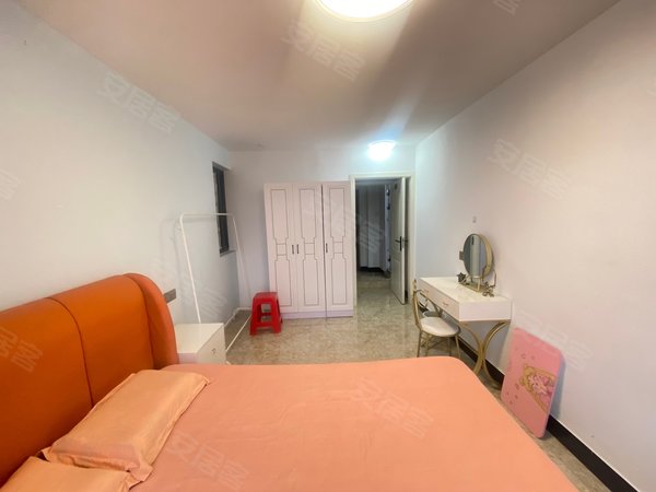 【多图】福晟钱隆珠宝城天玺,王庄租房,紫阳地铁口 世欧广场 房间大