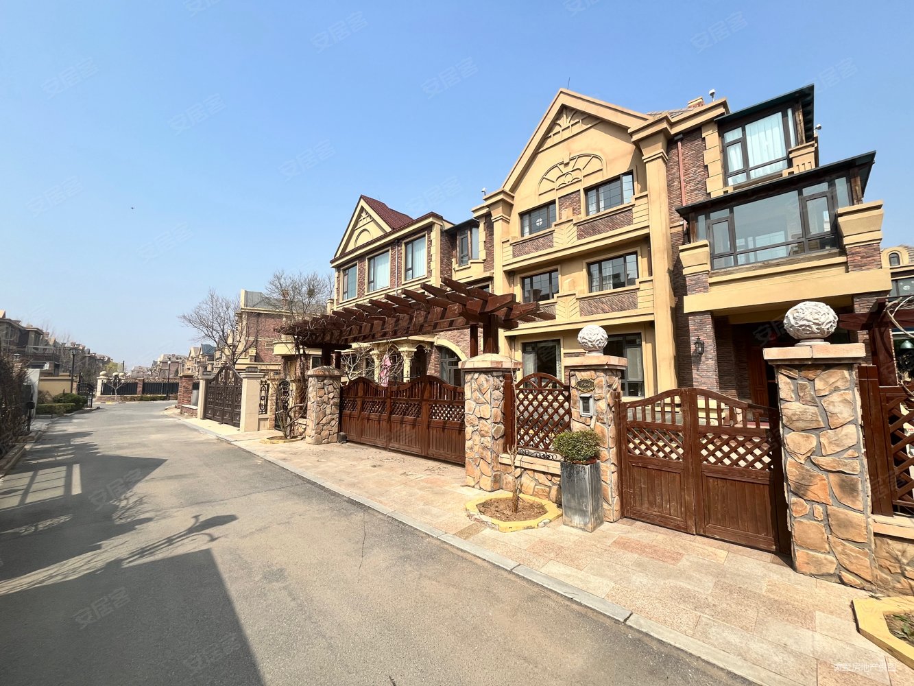 世茂御龙海湾别墅