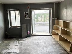 丹东振兴万达纤维厂临街门市，有独立电，没有取暖设施，一年起租半年付出租房源真实图片