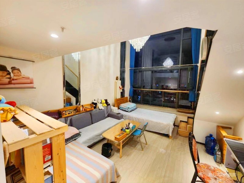 恒大御澜国际loft精装修拎包入住实景照片