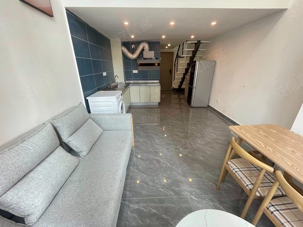 昆明五华龙泉路万彩城(商住楼)万彩城loft公寓 家电齐全 拎包入住