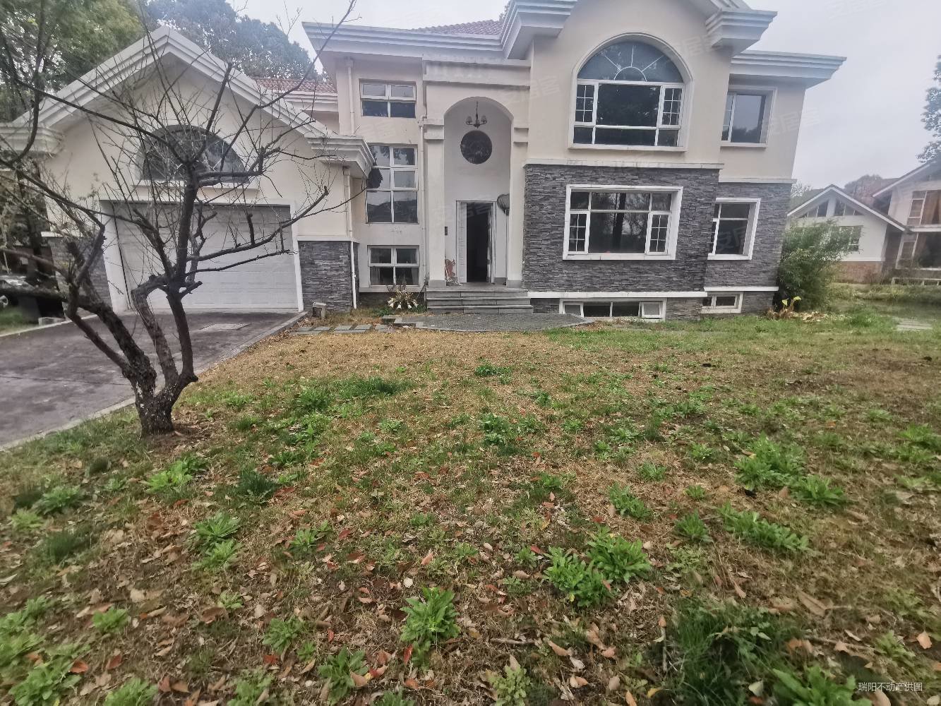 航头独栋单价5万生茂养园花园占地2亩多三面环水精装修