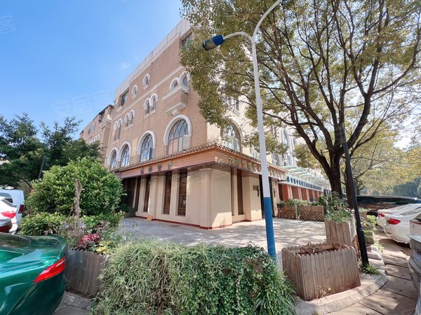 昆明西山滇池度假区金家大院自由进出 随便停车 商会 办事处 带小花园