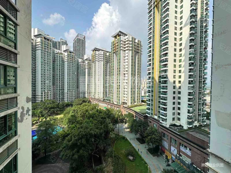 皇御苑(二期) 商业配套成熟 近地铁 有电梯 满五