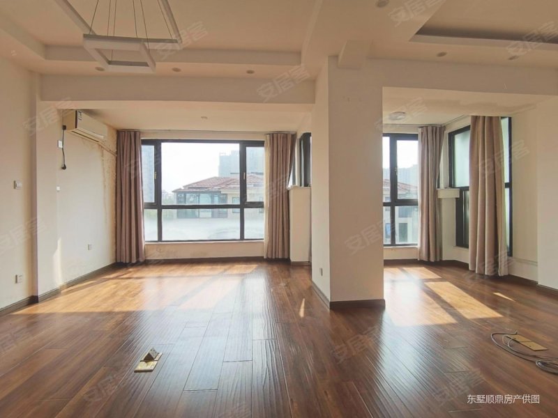 秦淮河畔 竹山路 地铁口 武夷绿洲 联排别墅 简装 前后花园