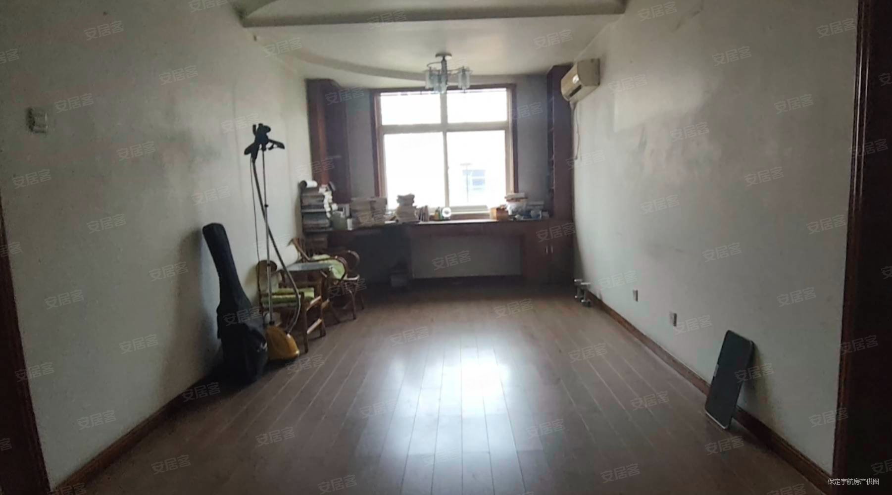 信合花园4室3厅3卫238.5㎡南北120万