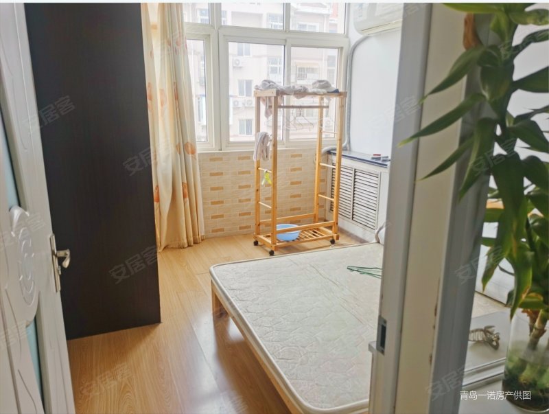 福林花园宏大路22号1室1厅1卫4527平方米