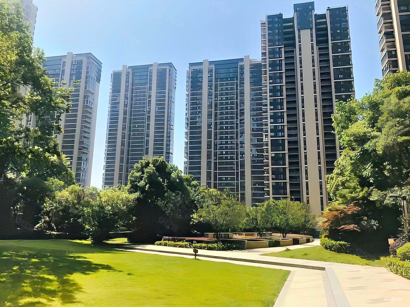 正荣润江城 双卫 中间楼层采光好 有电梯 临地铁 精装