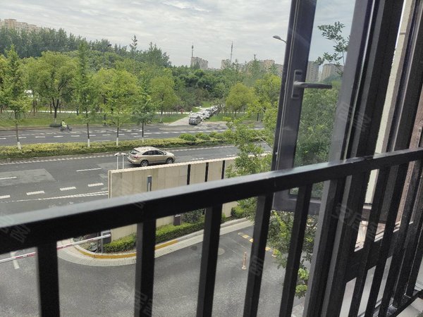 杭州上城长睦卓越明熙府(公寓住宅)丁桥地铁口350米朝南大主卧大飘窗