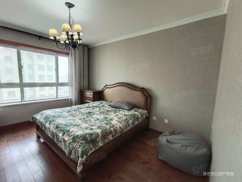 青云国际城新出电梯房大h户型精装未住三室两卫