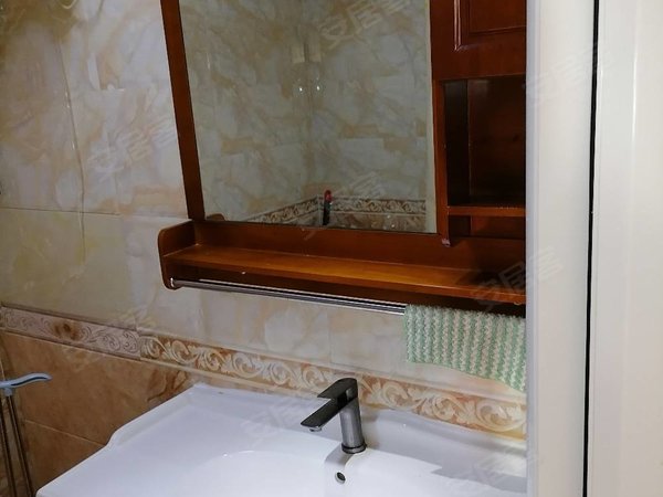 包头昆都仑丰盈道京奥港花园(商住楼)可短租，押一付一，帝景豪装公寓，采光好，带空调，高档家具家电出租房源真实图片