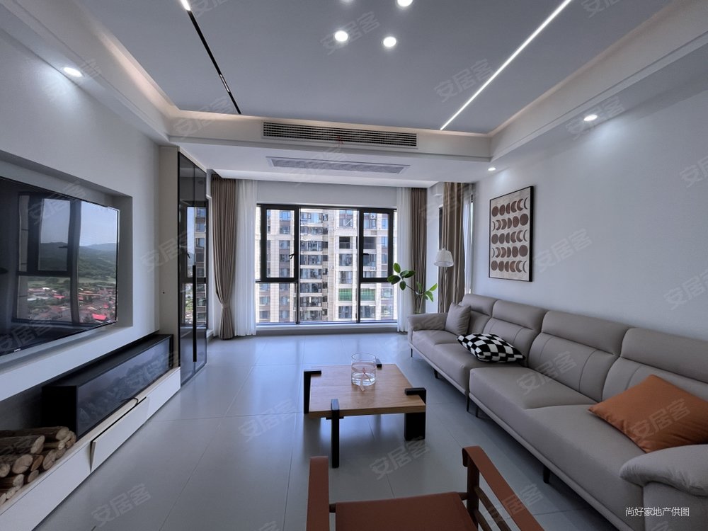 利通长兴城 家装四房 户型周正 采光视野好