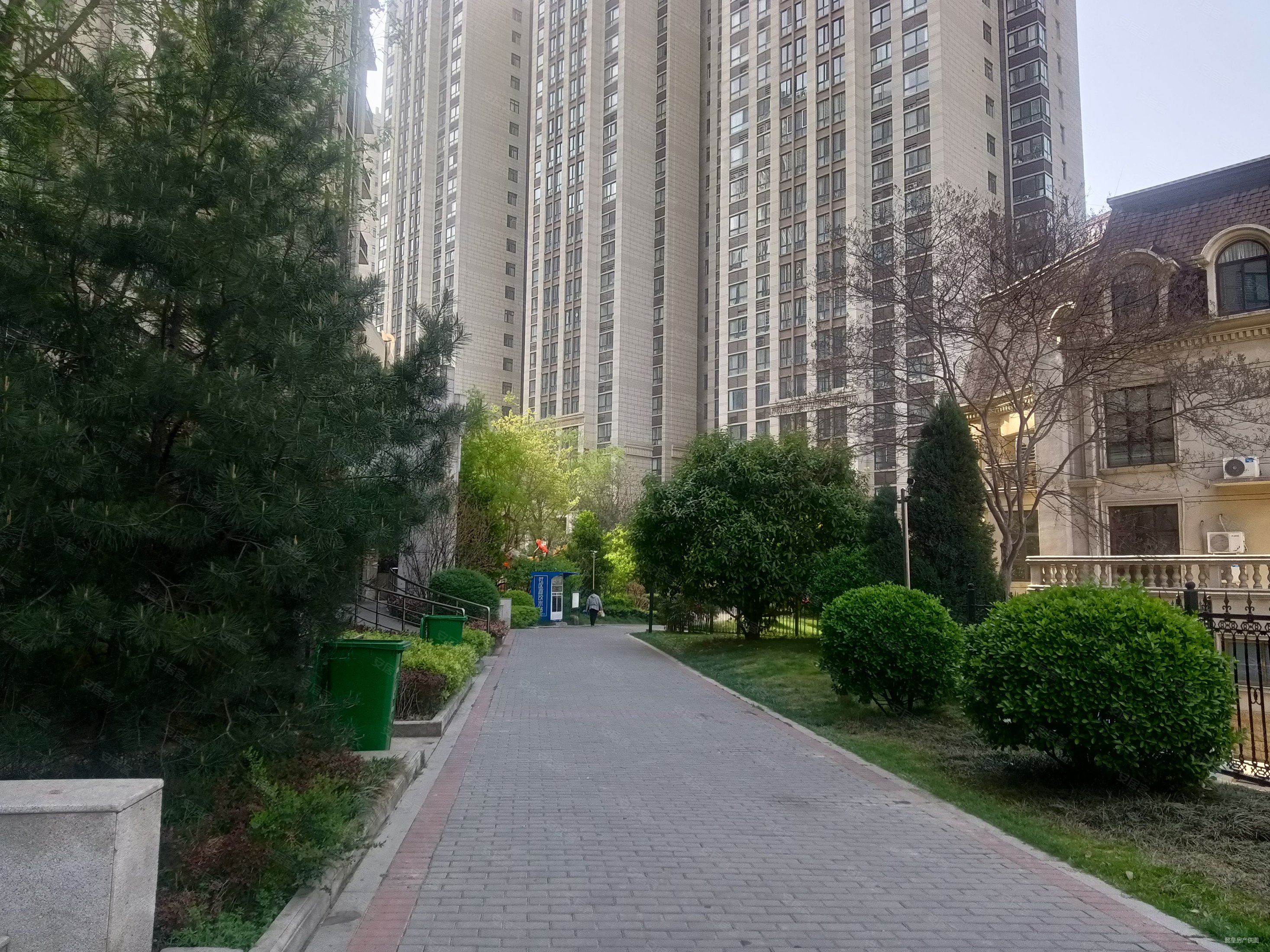 超低密度 有钥匙随时看房 双卫 带电梯 正规商品房 楼层好,美伦香颂