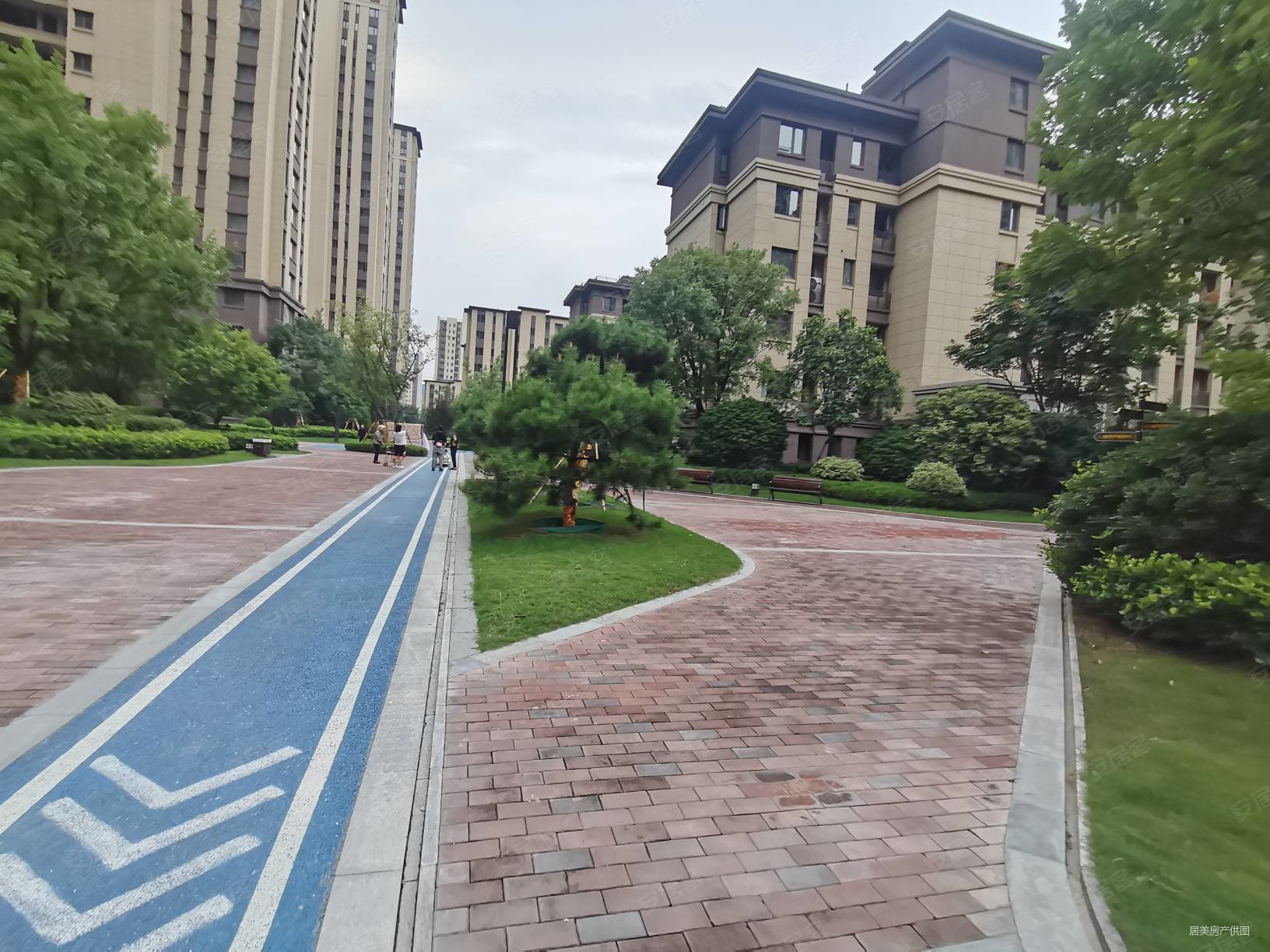 洛阳房产网>洛阳二手房>宜阳二手房>城区二手房>中骏雍景湾>