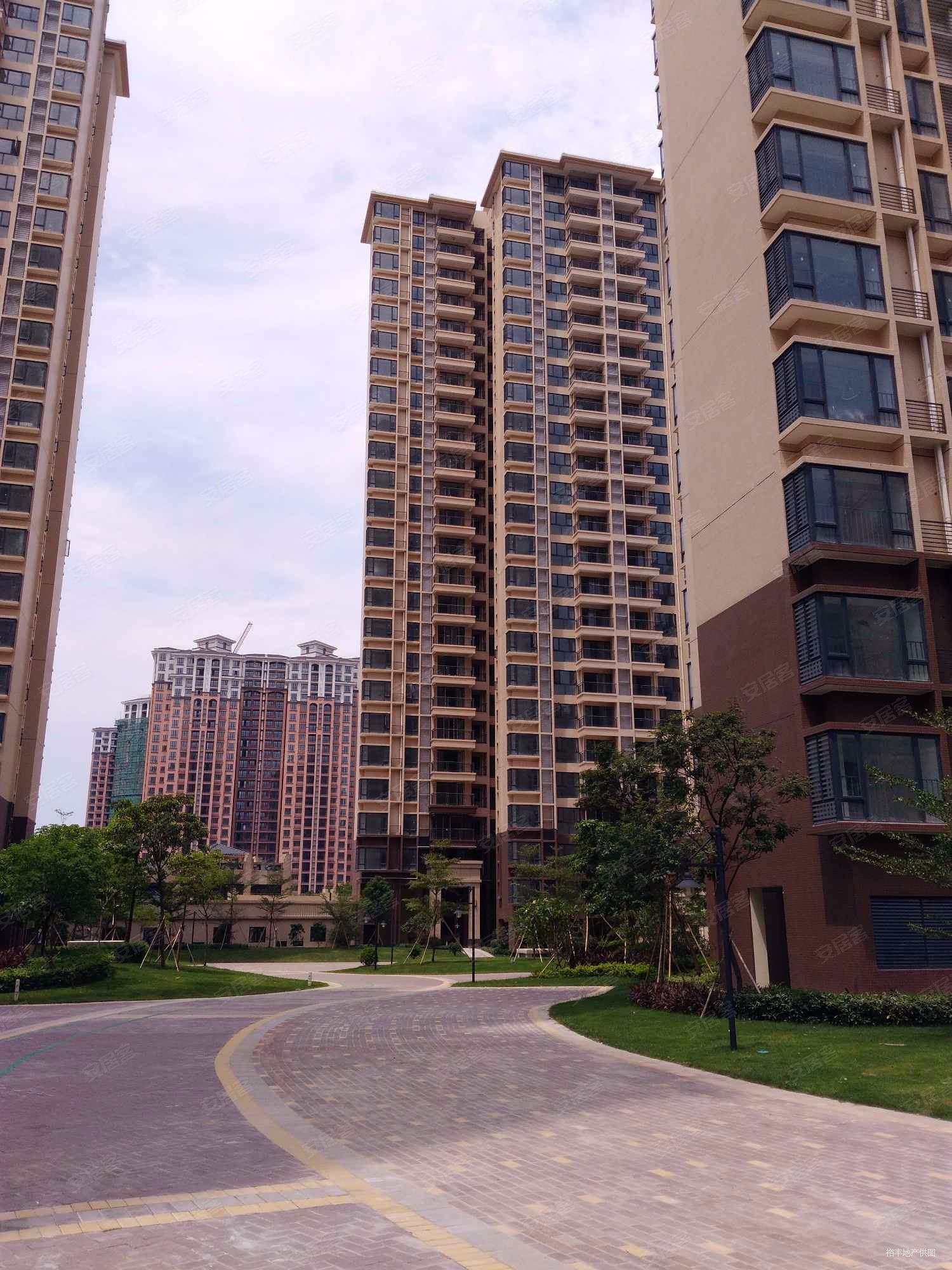 广州东地铁口 精装三房 环境好 带泳池 中铁建国际花园 急售,中国铁建