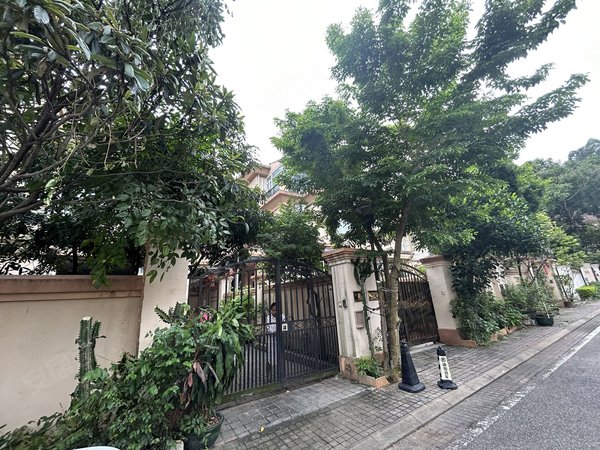 广州番禺广州雅居乐广州雅居乐花园雅湖居(别墅)好低的租金租南北对流