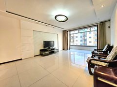 梅河口城区市中心地质新村四楼，新装修出租拎包入住交通方便。出租房源真实图片