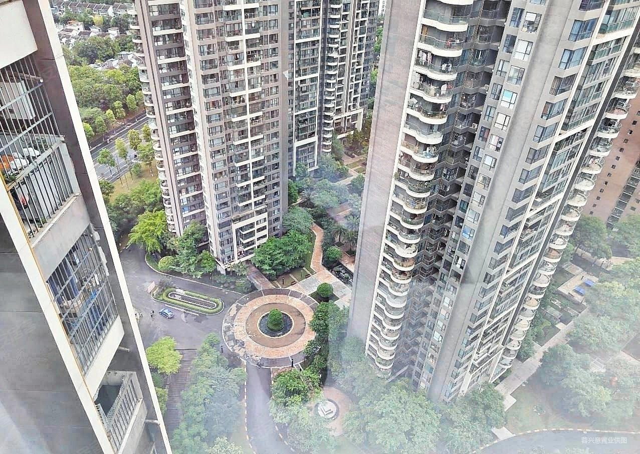 戛纳湾滨江2室2厅1卫88.16㎡东183万