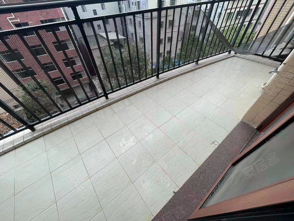 惠州惠城江北中心区华润御苑江北华润御园三房两厅两卫好房招租物美