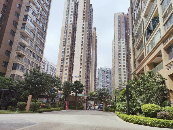 深圳宝安塘尾塘尾城市花园塘尾华强城精装修小区房三房招租,实拍图片