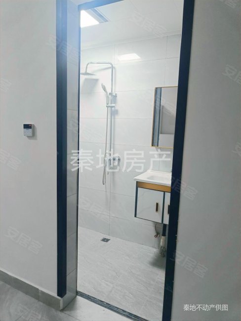 沣京工业园蓝领公寓1室1厅1卫27㎡南22万