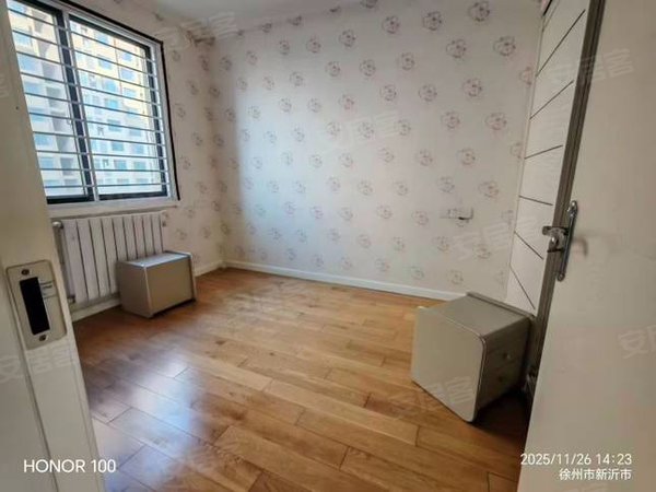 徐州新沂新华路阳光帝景城(南区)出门公园菜市门口有二中芳草地幼儿园三居室干净整洁拎包入住出租房源真实图片