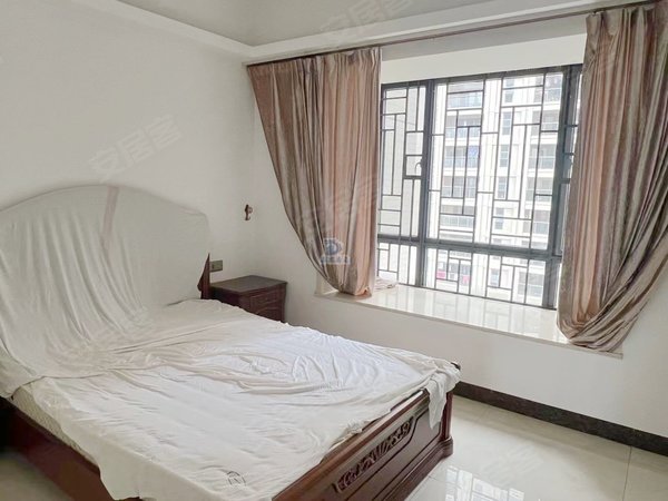 揭阳普宁南平路御景城繁华地段普宁广场 御景城一期小区四房二精装修