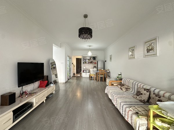 南昌西湖云飞路国贸蓝湾花园华侨城旁 国贸蓝湾精装三房 家具家电齐全 拎包即可 随时看房出租房源真实图片