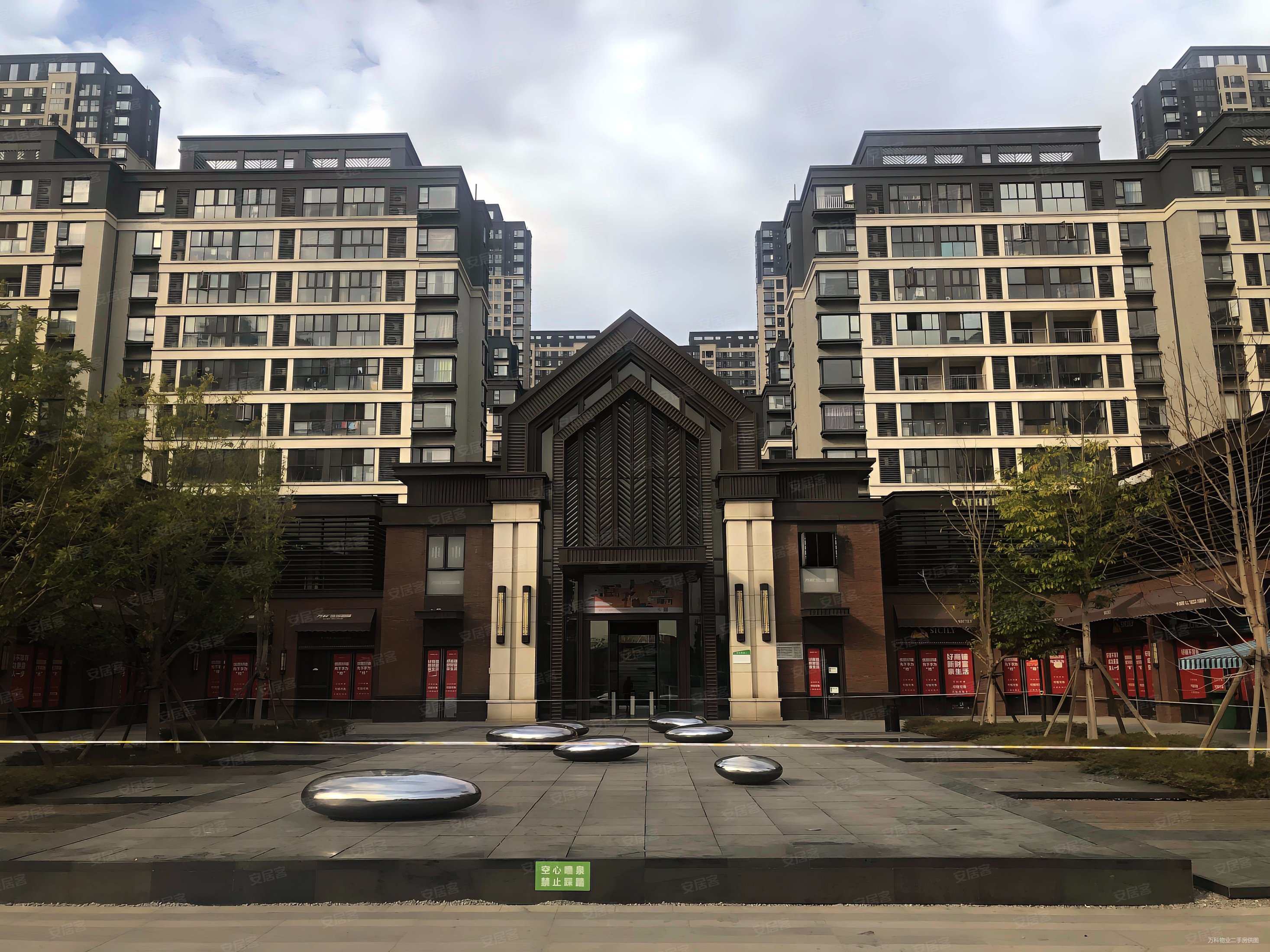 万科金域国际3室2厅2卫109.01㎡南北160万