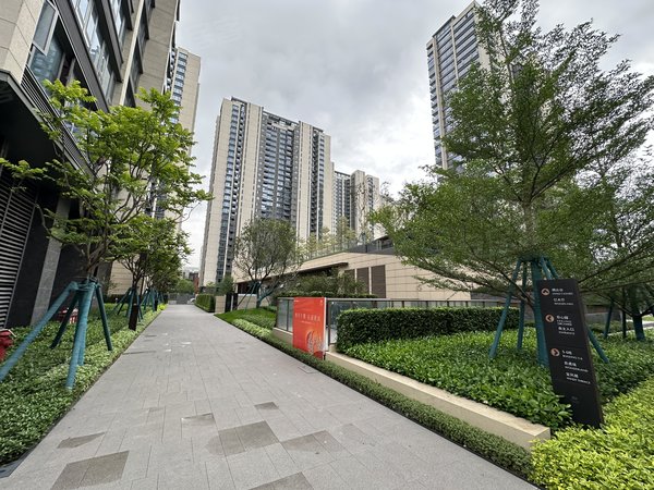 佛山南海金融高新区保利天悦(c区)保利天悦 精装实用四方单位 安静