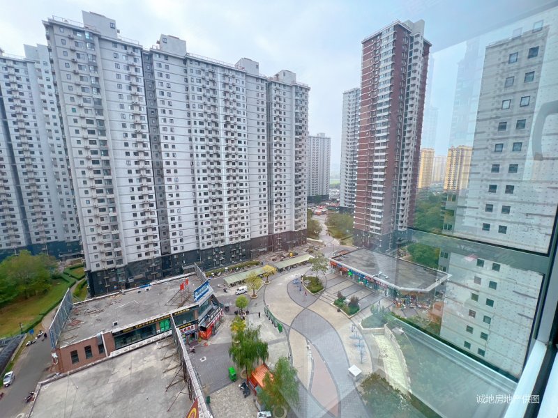 燕京航城 电梯房 临地铁 精装大四居,商业配套成熟 房龄新