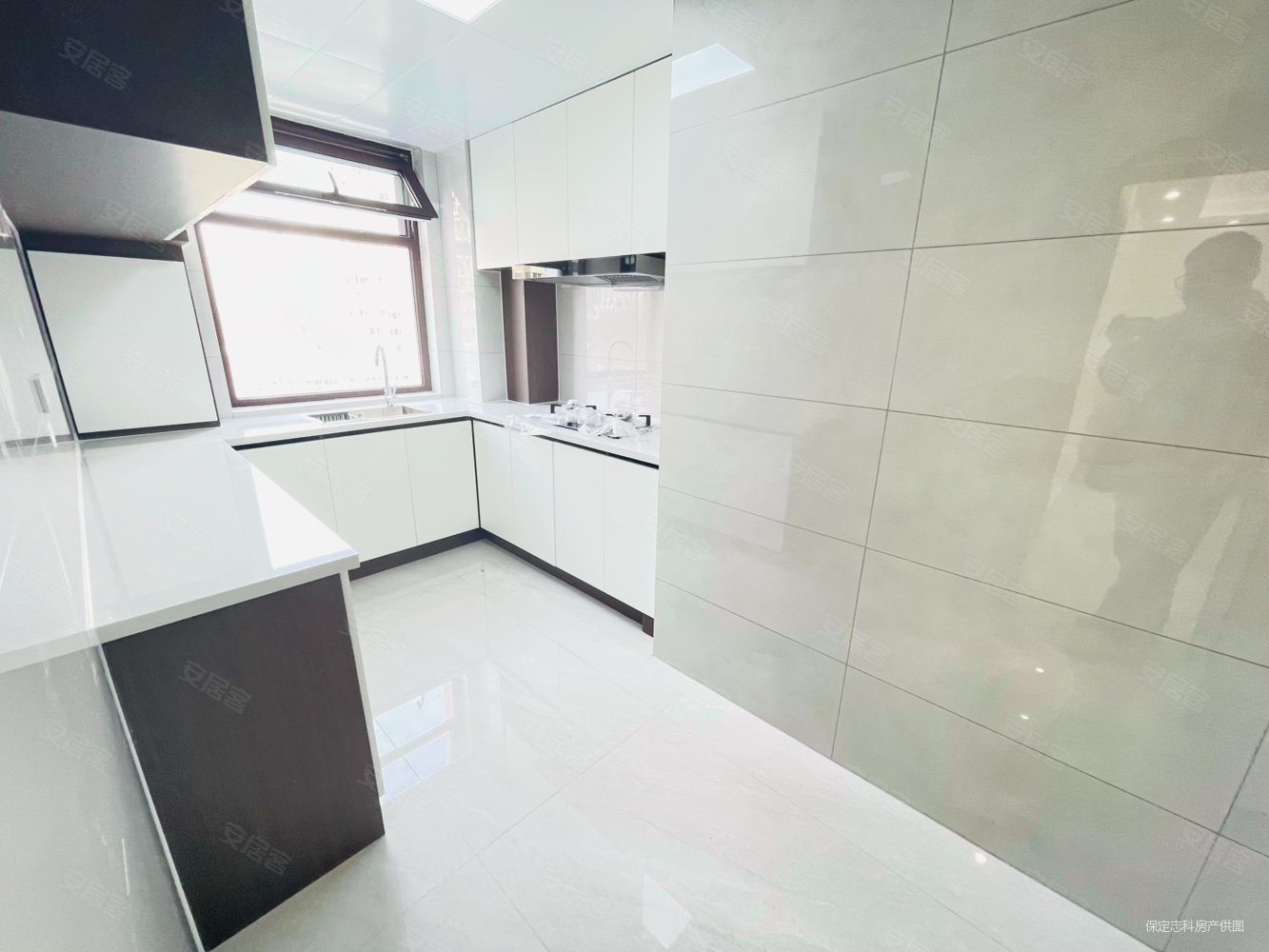 世纪华庭3室2厅2卫152㎡南北119.69万