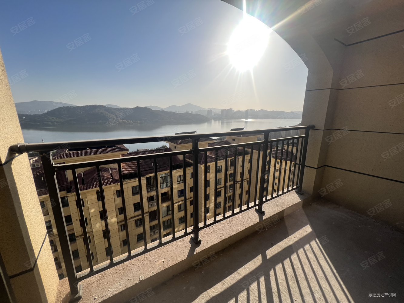 中冶黄石公园3室2厅2卫134.41㎡南北68万