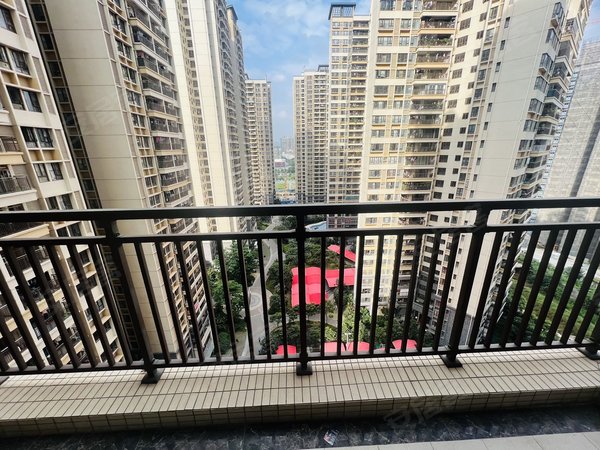 广州天河车陂龙蟠花园龙蟠花园  精装好房 价格可谈  可养宠物 可直播