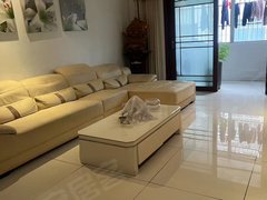 扬中扬中市区市中心金源大酒店院内2楼 三室两厅两卫出租房源真实图片