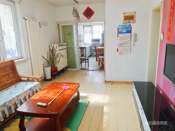 百通花园 1楼西明厅套二 双南向 有储藏室