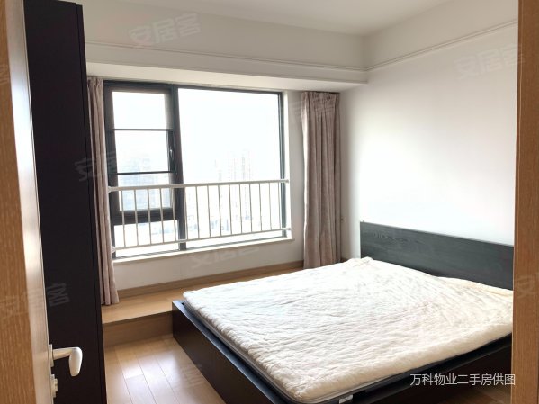 万科金色海蓉二期2室1厅1卫67㎡东南195万