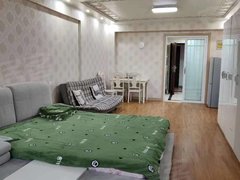 扬中扬中市区市中心出租，中央雨润公寓一室一厅一厨一卫，精装，设施齐全，干净整洁出租房源真实图片