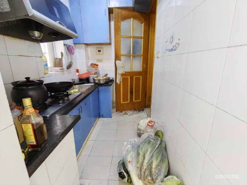 重庆西站 轻轨站出入口 温馨两房 急售 价格可大刀,创豪华岩世家二手