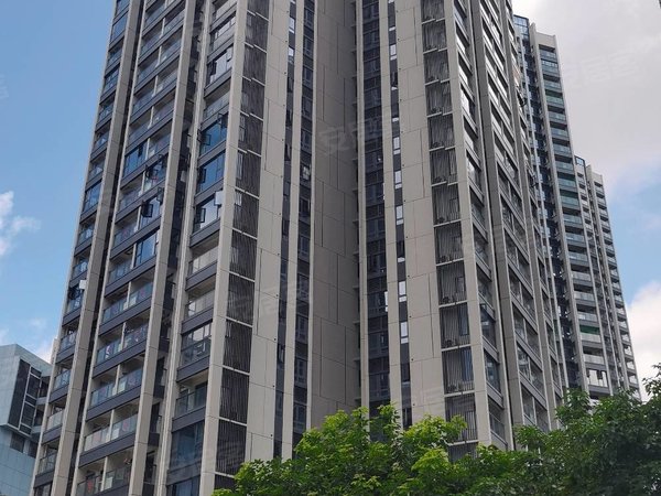 深圳宝安后亭嘉富宝禧花园精装修三房两厅两卫出租   空房带空调高