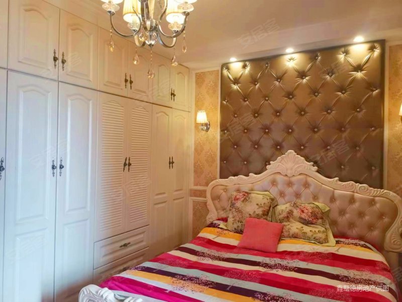 长富花园南北通透满五正规商品房双卫格局出行方便