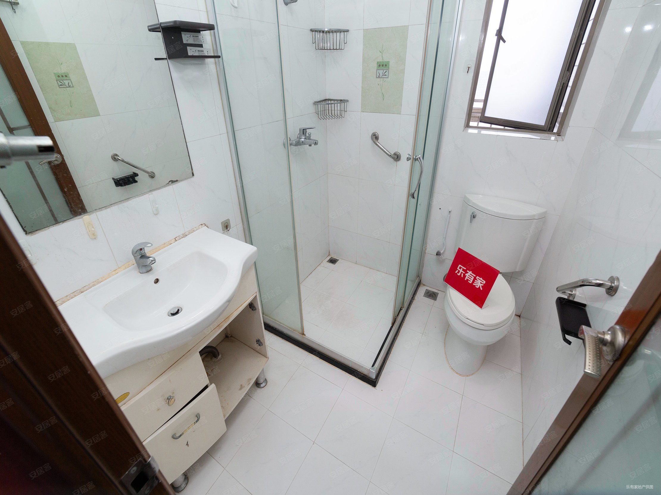 盛世鹏程花园4室2厅0卫147.93㎡南北1040万