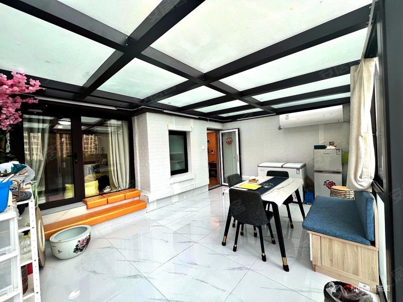 120平私家露台50平阳光房带产权车位一套中央空调地暖