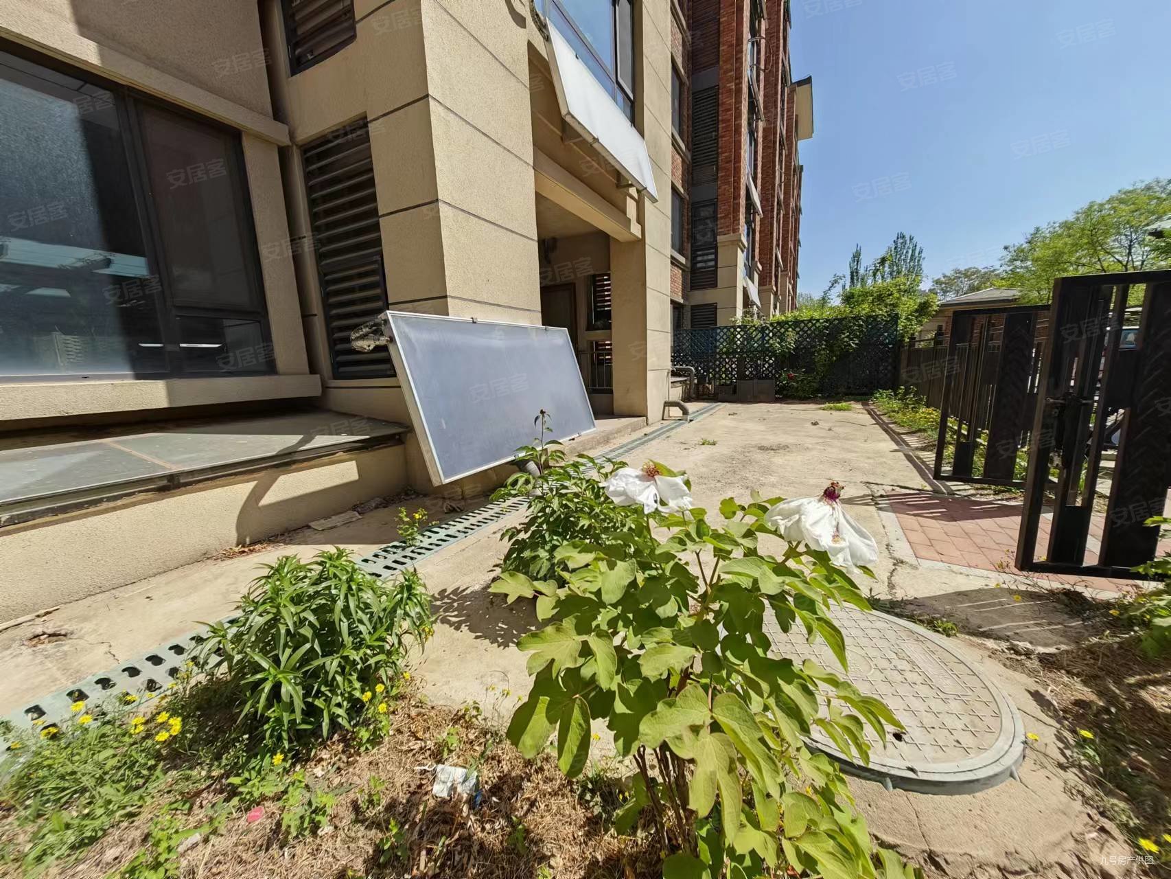 康城洋房一楼下跃带南北小院带大车库360万