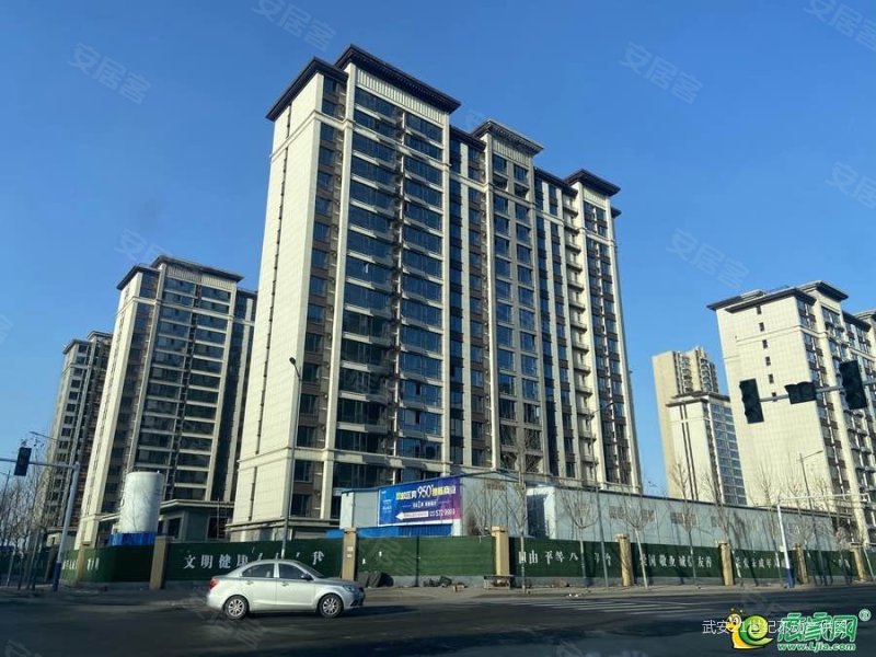 明芳滨湖城3室2厅2卫136.79㎡南北135万