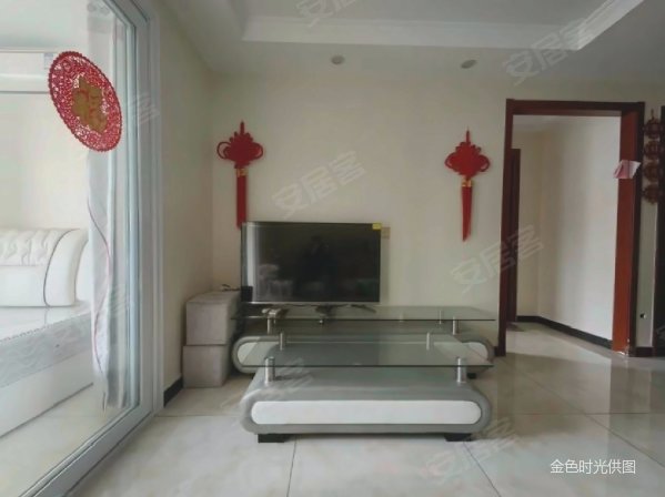 润景园 集中供暖 南向采光好 中间楼层 板楼 精装可